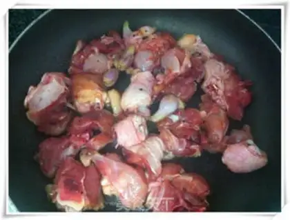 Make Black pepper potatoes for chicken legs step 4