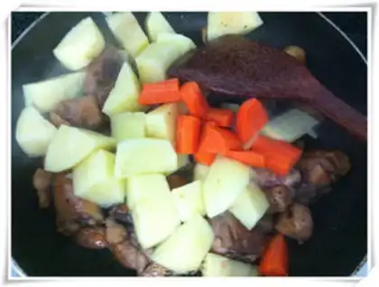 Make Black pepper potatoes for chicken legs step 6