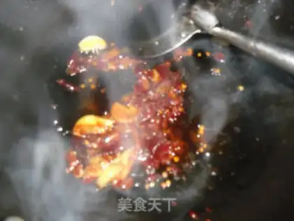 Make Onion fried pig intestines step 5