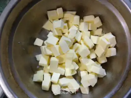 Make walnut snowball step 2
