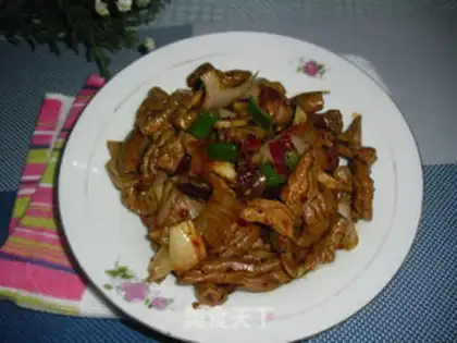 Make Onion fried pig intestines step 8
