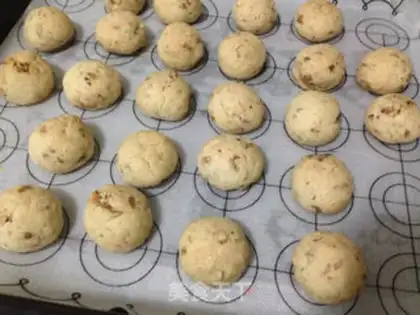 Make walnut snowball step 7
