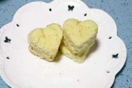Make Heart-speech cake step 18