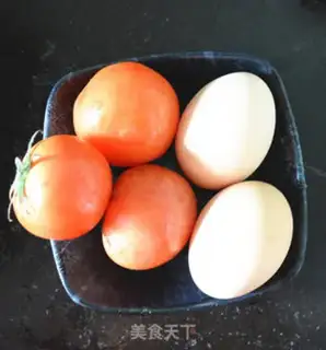Make Tomato fried eggs step 0