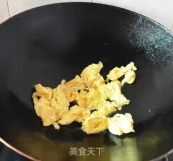 Make Tomato fried eggs step 4