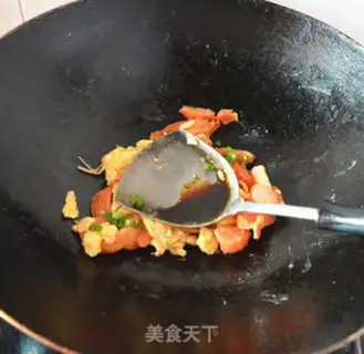 Make Tomato fried eggs step 6