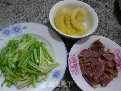 Make Sour duck celery step 0