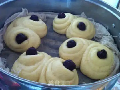 Make Corn-noodle date buns step 9