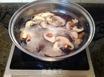 Make Mushroom sauce step 1