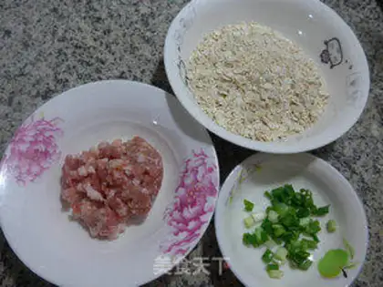 Make Onion meat oatmeal step 0