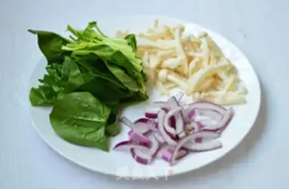 Make Spinach bacon salad step 2