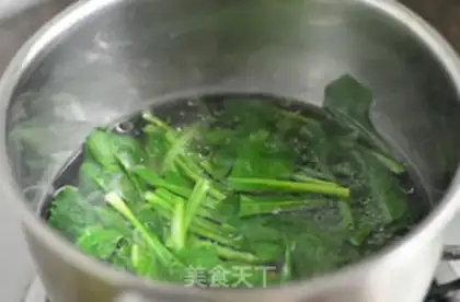 Make Spinach bacon salad step 7