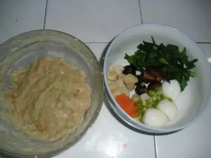 Make Three chicken balls step 1