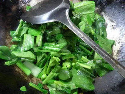Make Onions, oil and vegetables step 1