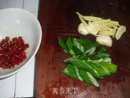 Make Precious bean-cracker pig intestines step 1