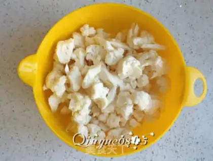 Make Tomato blossoms step 1