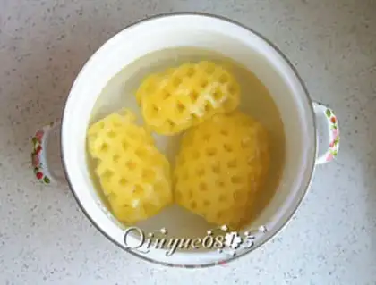 Make Pineapple beef step 1