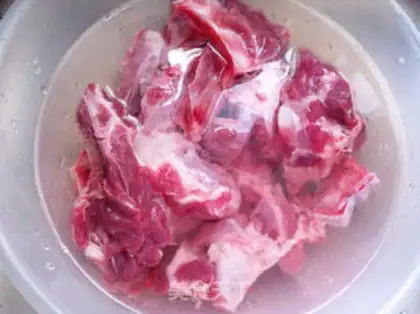 Make Salted ham and radish soup step 0