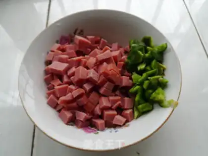Make Potato ham and tomato pizza step 1