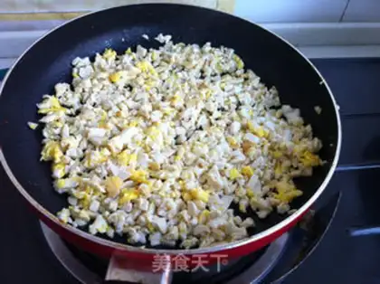 Make Spinach egg box step 2