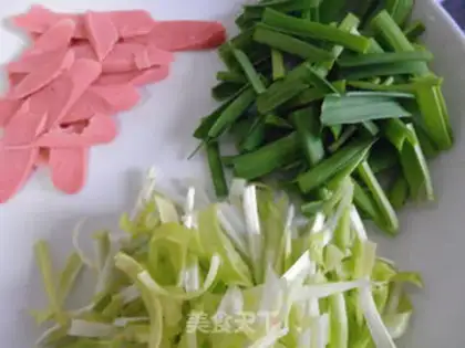 Make Eggs for noodles step 1