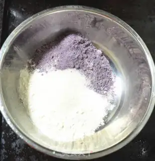 Make Black rice buns step 0