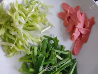 Make Three pieces of noodles step 1
