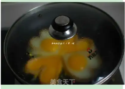 Make Creative ham sausage fried eggs step 5
