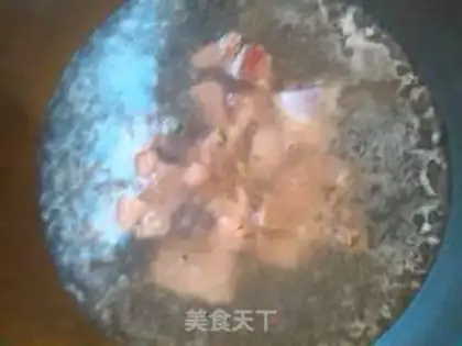 Make Piggy bone soup step 1