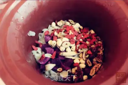 Make Silver-eared potato porridge step 2