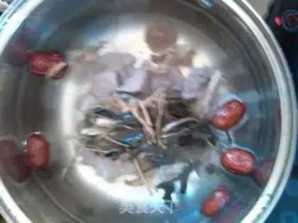 Make Piggy bone soup step 2