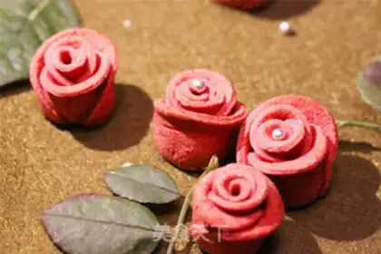 Make Rose cookies step 15