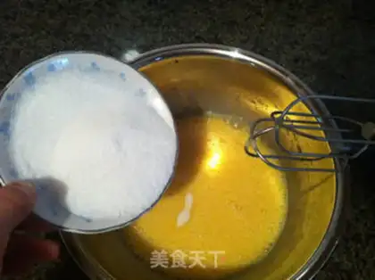 Make Black sesame whole egg cake step 1