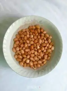 Make Spicy peanut rice step 1