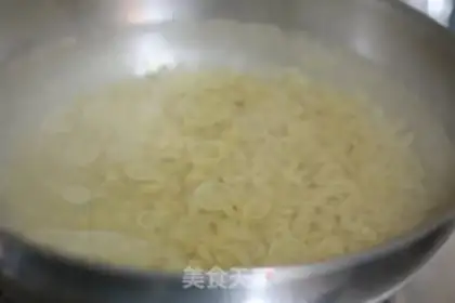 Make Hong Kong macaroni step 1