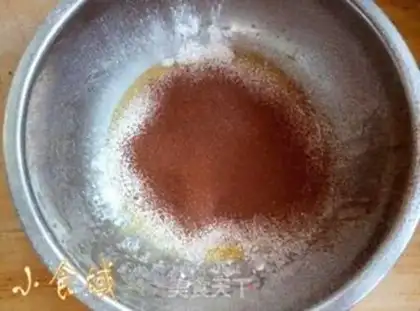 Make Strawberry naked cake step 1