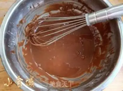 Make Strawberry naked cake step 2