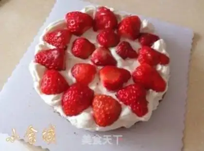 Make Strawberry naked cake step 7
