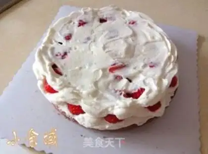 Make Strawberry naked cake step 8