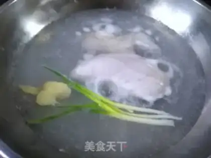 Make Spicy chicken silk step 1