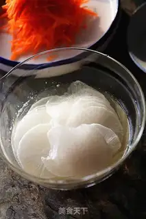 Make Like coral rolls step 2