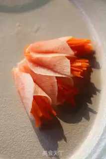 Make Like coral rolls step 4