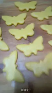 Make Flower-shaped cookies step 6