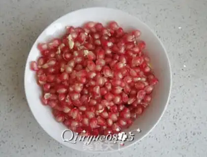 Make Pomegranate juice step 1