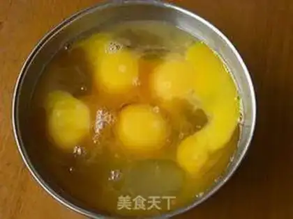 Make Eggskin pine salad step 0