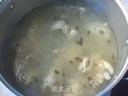 Make Chicken soup fish noodles step 2