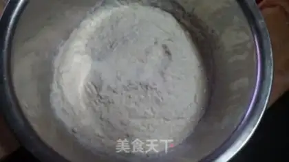 Make Two-skinned milk buns step 1