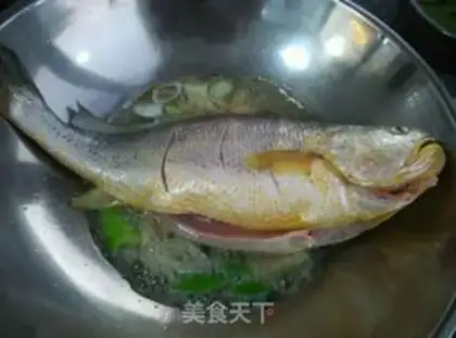 Make The family yellowfish step 1
