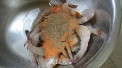 Make Spicy string of shrimp step 2