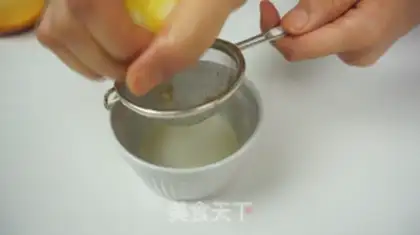 Make French lemon macaron step 8